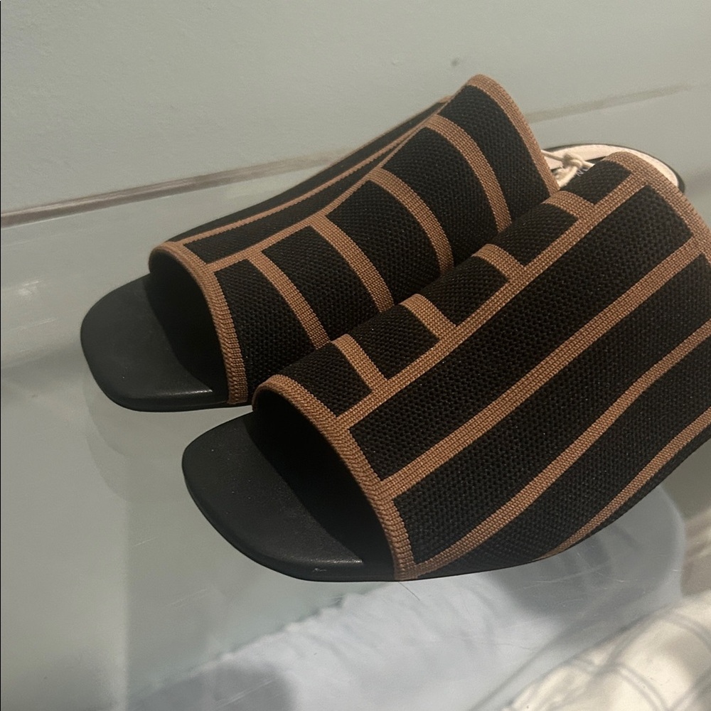 NWT- Sanctuary Sandals size 9